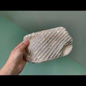 Pearl Clutch